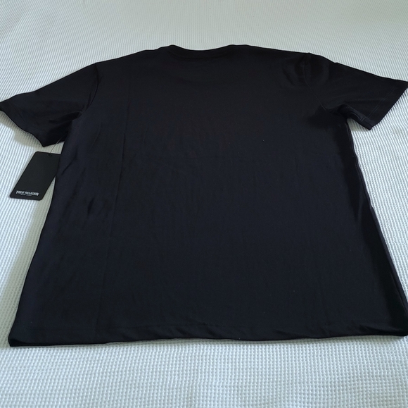 True Religion🙏 Black🖤 Graphic Logo Tee👕 - NWT - Picture 10 of 11